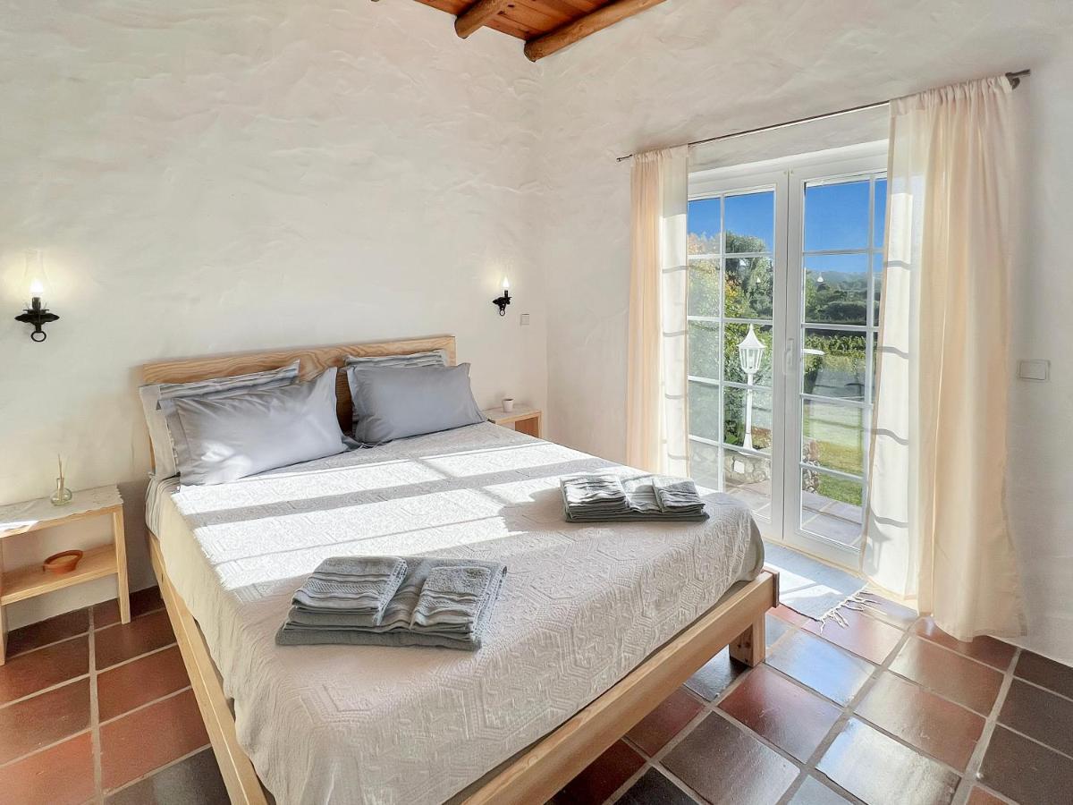 Quinta Mourada Bed & Breakfast Sao Bartolomeu dos Galegos e Moledo ภายนอก รูปภาพ